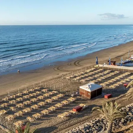 Lm Single Deluxe Con Vistas Laterales Al Mar Y Media Pension, Solo Adultos