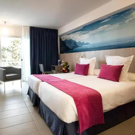 Lm Single Deluxe Con Vistas Laterales Al Mar Y Media Pension, Solo Adultos