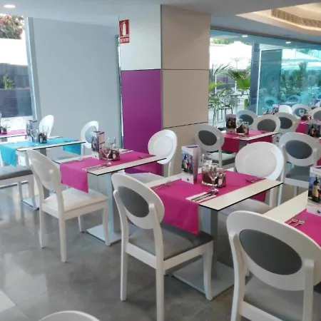 Lm Single Deluxe Con Vistas Laterales Al Mar Y Media Pension, Solo Adultos Apartment *